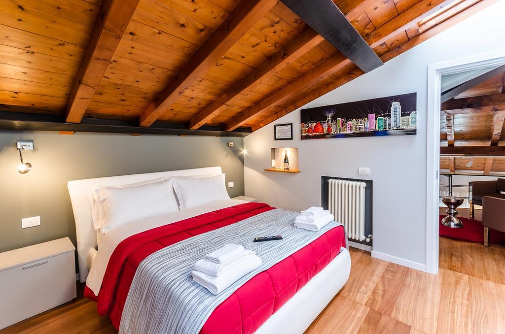 פיאצ'נצה Duomo Guesthouse חדר תמונה
