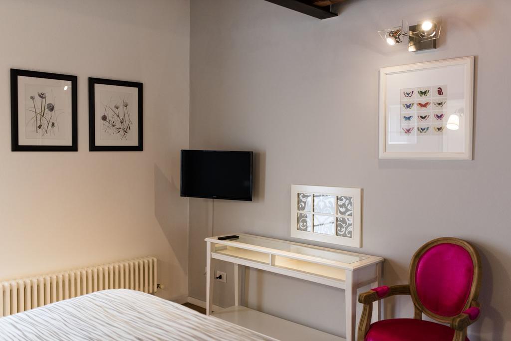 פיאצ'נצה Duomo Guesthouse חדר תמונה